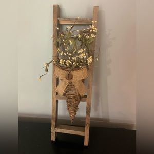 Primitive ladder decor
